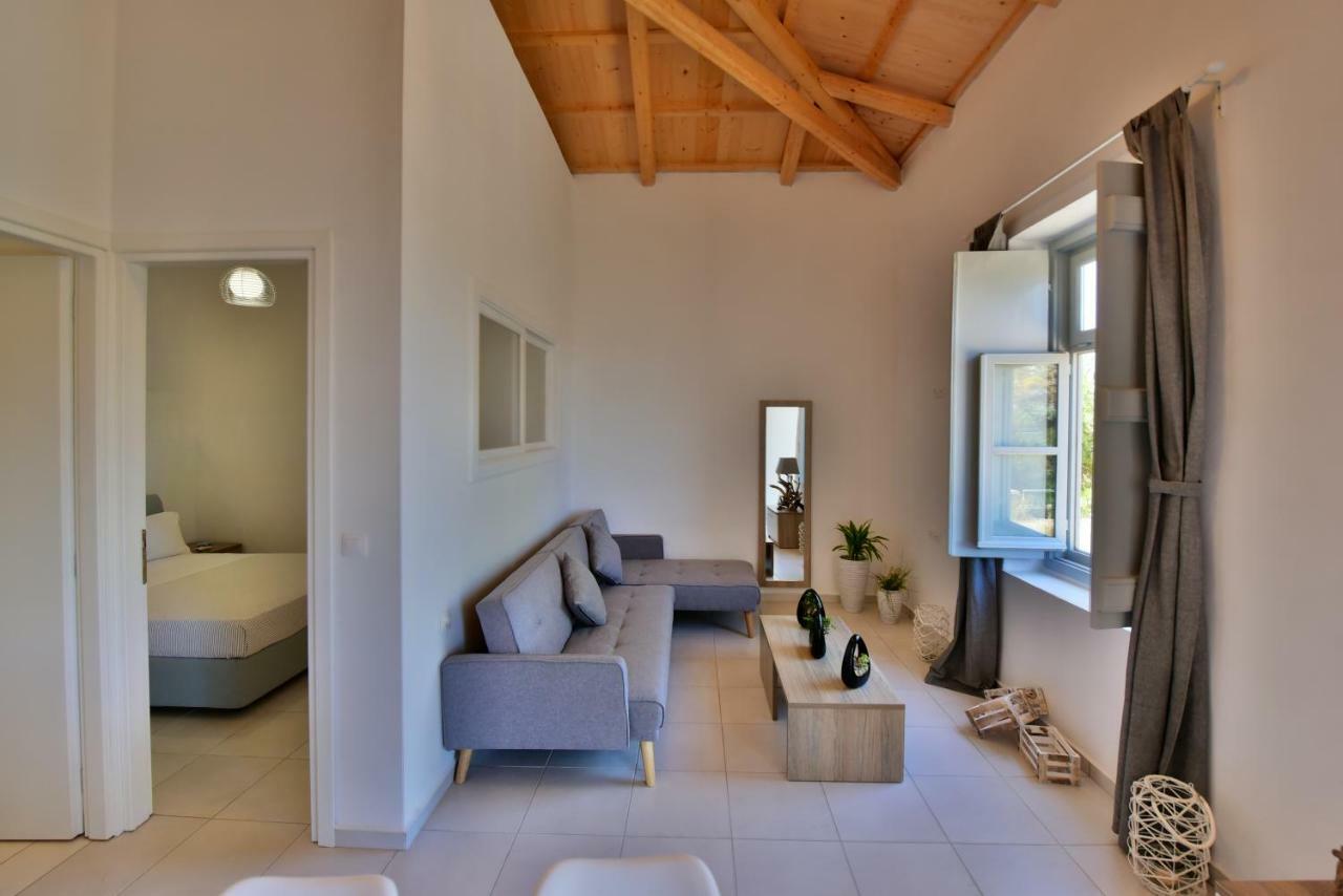Douskos Beach House Apartment Hydra  Exterior foto